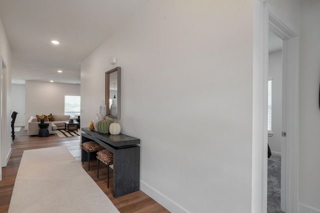 1065 W Gaslight Drive, Springfield, MO 65810