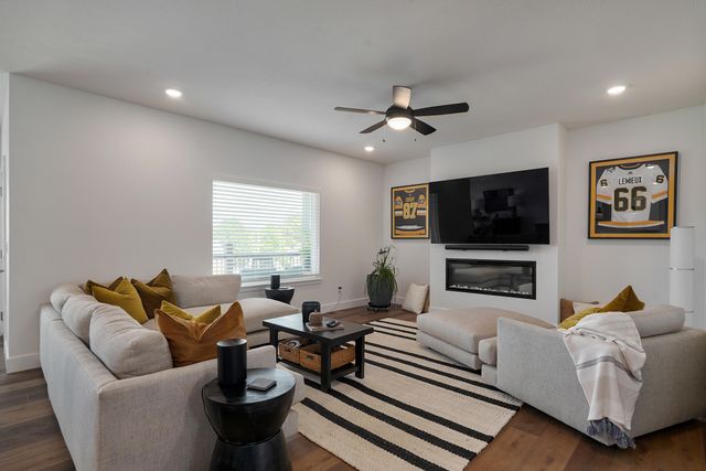 1065 W Gaslight Drive, Springfield, MO 65810