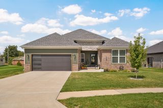 1065 W Gaslight Drive, Springfield, MO 65810