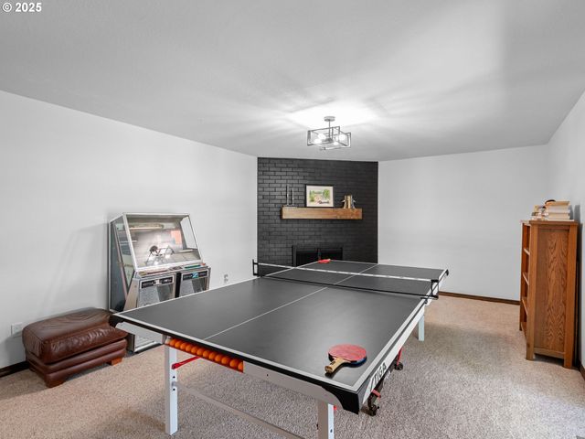 457 S CENTER St, Oregon City, OR 97045