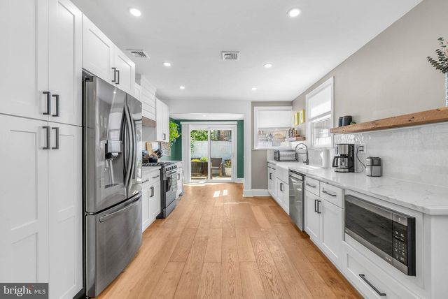 240 CHRISTIAN ST, Philadelphia, PA 19147
