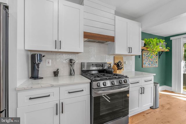 240 CHRISTIAN ST, Philadelphia, PA 19147