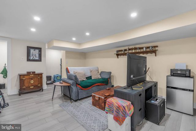 240 CHRISTIAN ST, Philadelphia, PA 19147