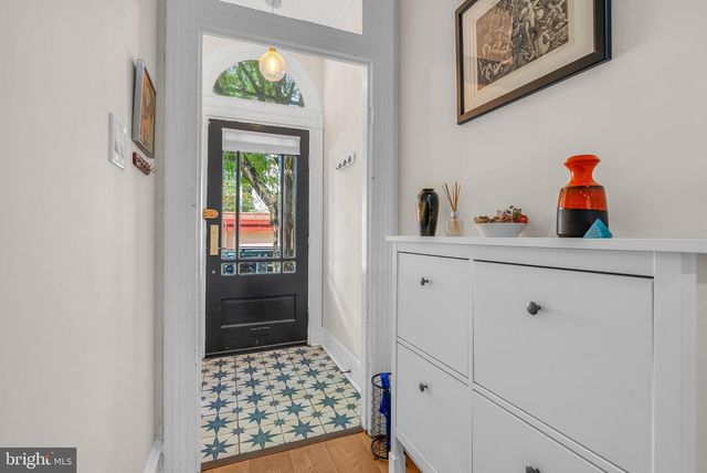 240 CHRISTIAN ST, Philadelphia, PA 19147