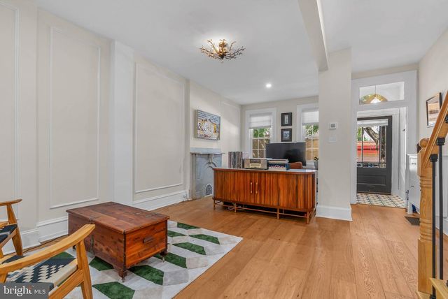 240 CHRISTIAN ST, Philadelphia, PA 19147