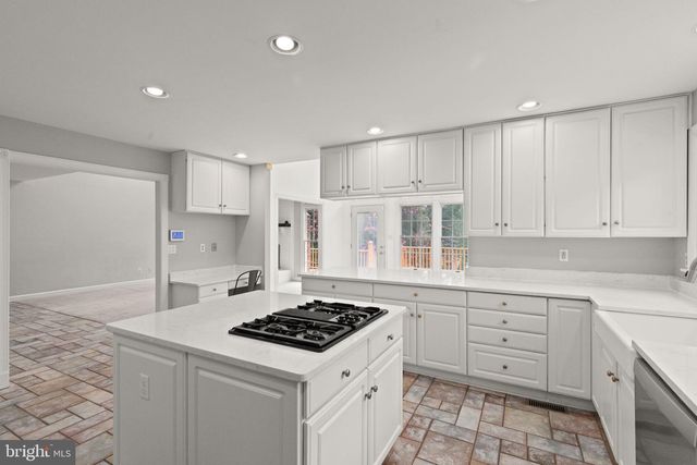 1 LONGLEA CT, Kingsville, MD 21087