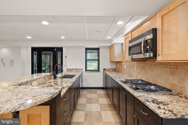 1 LONGLEA CT, Kingsville, MD 21087