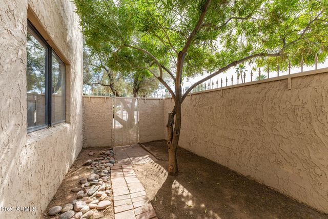 5622 N 78TH Place N, Scottsdale, AZ 85250