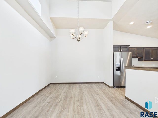 9051 W Wisdom Pl Place, Sioux Falls, SD 57106