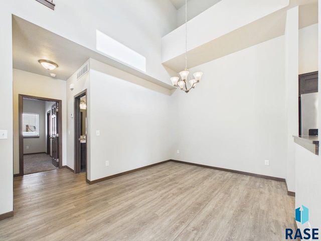 9051 W Wisdom Pl Place, Sioux Falls, SD 57106