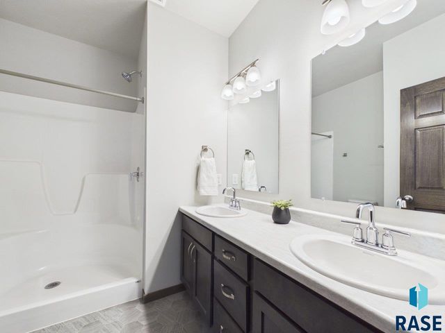 9051 W Wisdom Pl Place, Sioux Falls, SD 57106