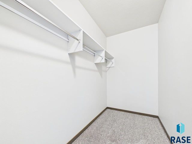 9051 W Wisdom Pl Place, Sioux Falls, SD 57106