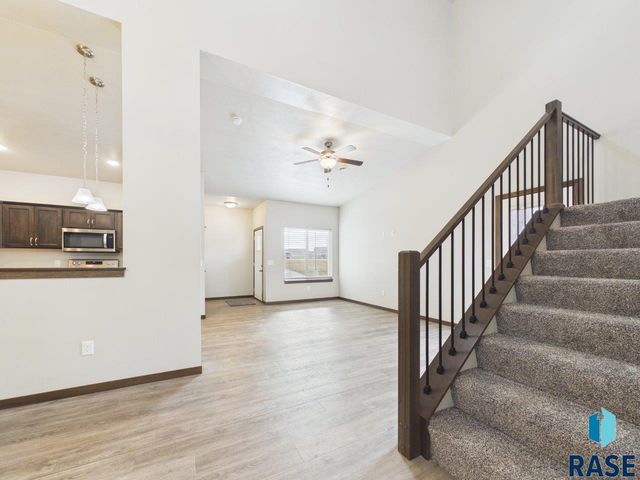 9051 W Wisdom Pl Place, Sioux Falls, SD 57106