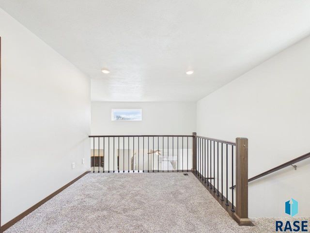 9051 W Wisdom Pl Place, Sioux Falls, SD 57106