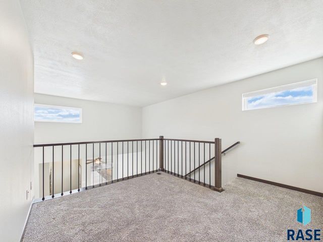 9051 W Wisdom Pl Place, Sioux Falls, SD 57106