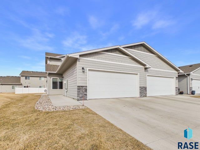 9051 W Wisdom Pl Place, Sioux Falls, SD 57106
