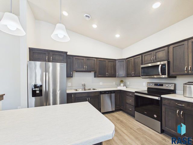 9051 W Wisdom Pl Place, Sioux Falls, SD 57106