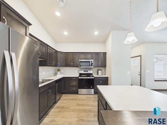 9051 W Wisdom Pl Place, Sioux Falls, SD 57106