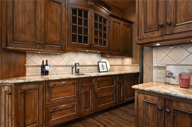 25911 E 99th Street, Lee's Summit, MO 64086