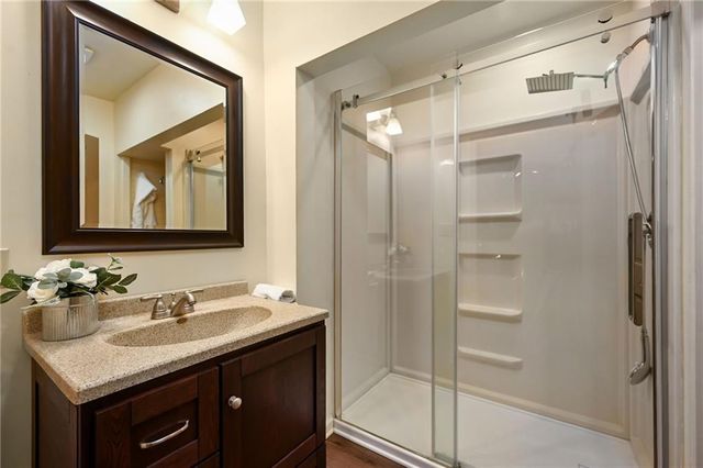 25911 E 99th Street, Lee's Summit, MO 64086