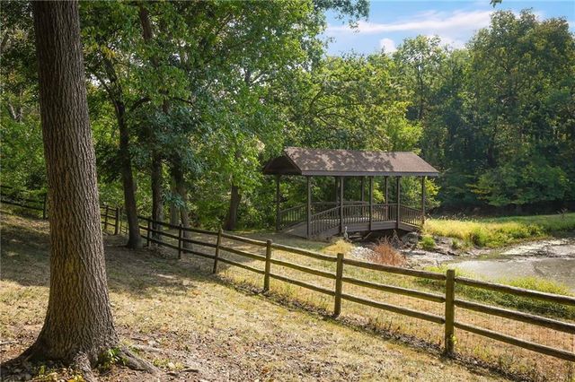 25911 E 99th Street, Lee's Summit, MO 64086