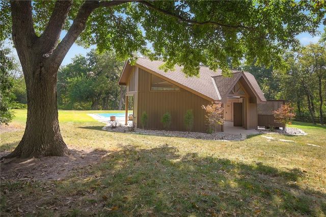 25911 E 99th Street, Lee's Summit, MO 64086