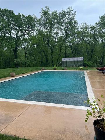 25911 E 99th Street, Lee's Summit, MO 64086