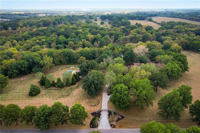 25911 E 99th Street, Lee's Summit, MO 64086