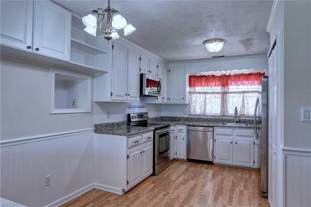 705 Whisperwood DR, Newport News, VA 23602
