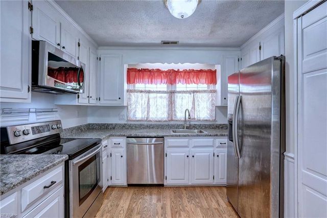 705 Whisperwood DR, Newport News, VA 23602