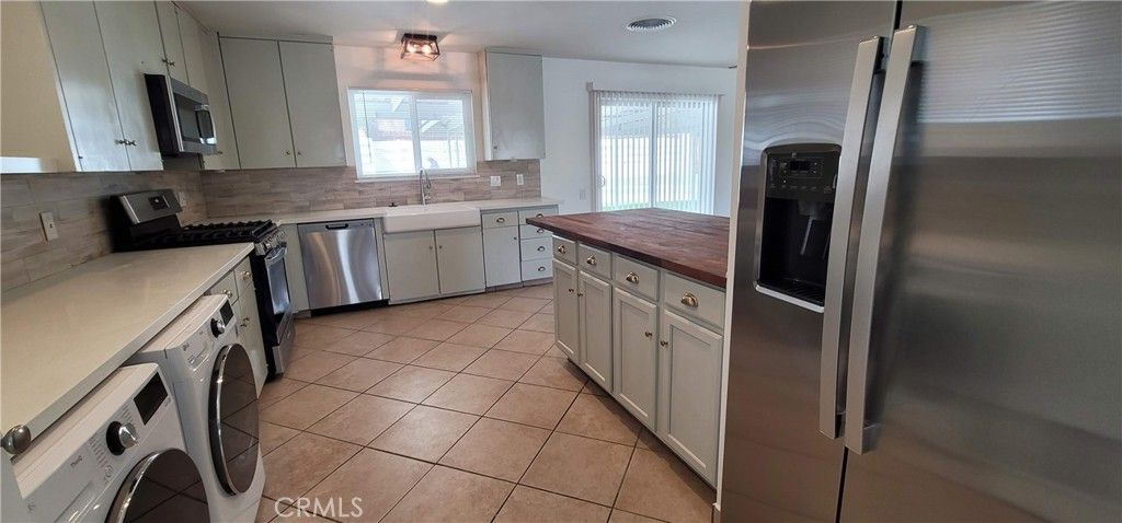 Image 14 of property listing at 43035 Warner Trail, Palm Desert, CA 92211
