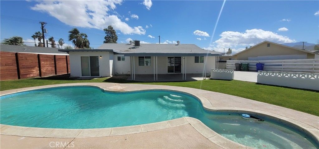 Image 4 of property listing at 43035 Warner Trail, Palm Desert, CA 92211