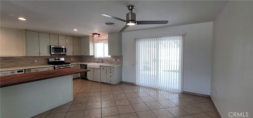 Image 8 of property listing at 43035 Warner Trail, Palm Desert, CA 92211