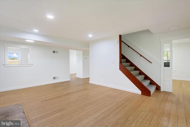 210 COTTAGE DR, New Oxford, PA 17350