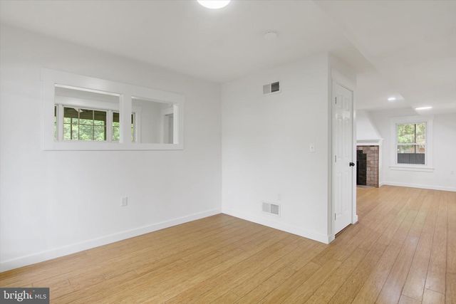 210 COTTAGE DR, New Oxford, PA 17350