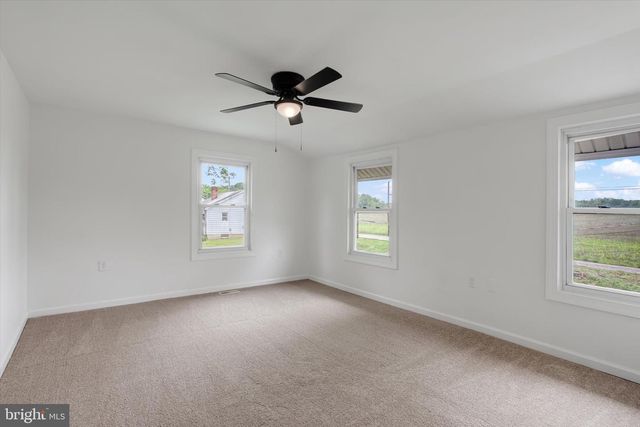 210 COTTAGE DR, New Oxford, PA 17350