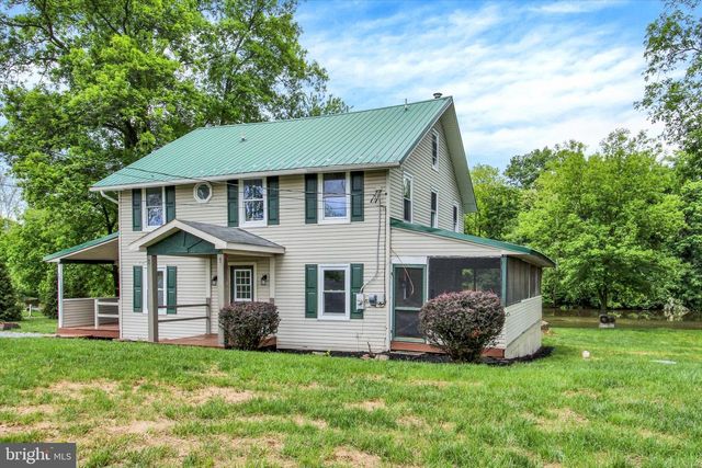 210 COTTAGE DR, New Oxford, PA 17350
