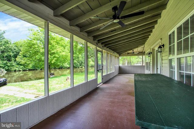 210 COTTAGE DR, New Oxford, PA 17350