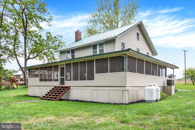 210 COTTAGE DR, New Oxford, PA 17350
