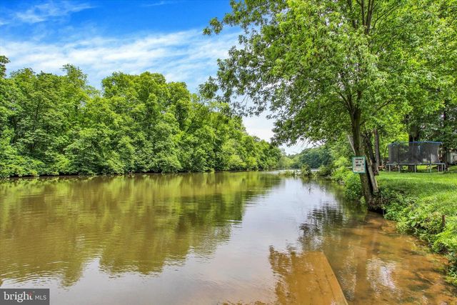 210 COTTAGE DR, New Oxford, PA 17350
