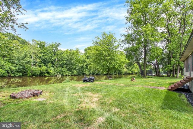 210 COTTAGE DR, New Oxford, PA 17350