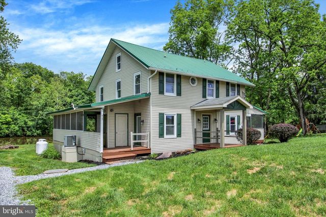 210 COTTAGE DR, New Oxford, PA 17350
