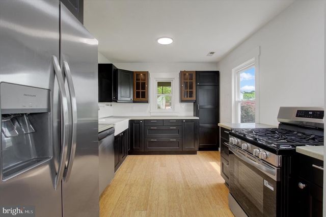 210 COTTAGE DR, New Oxford, PA 17350
