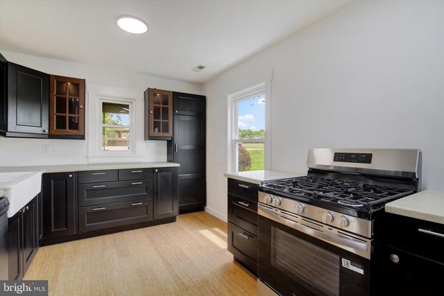 210 COTTAGE DR, New Oxford, PA 17350