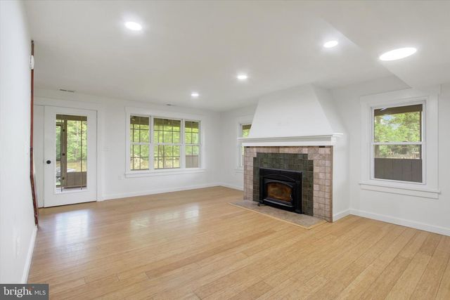 210 COTTAGE DR, New Oxford, PA 17350