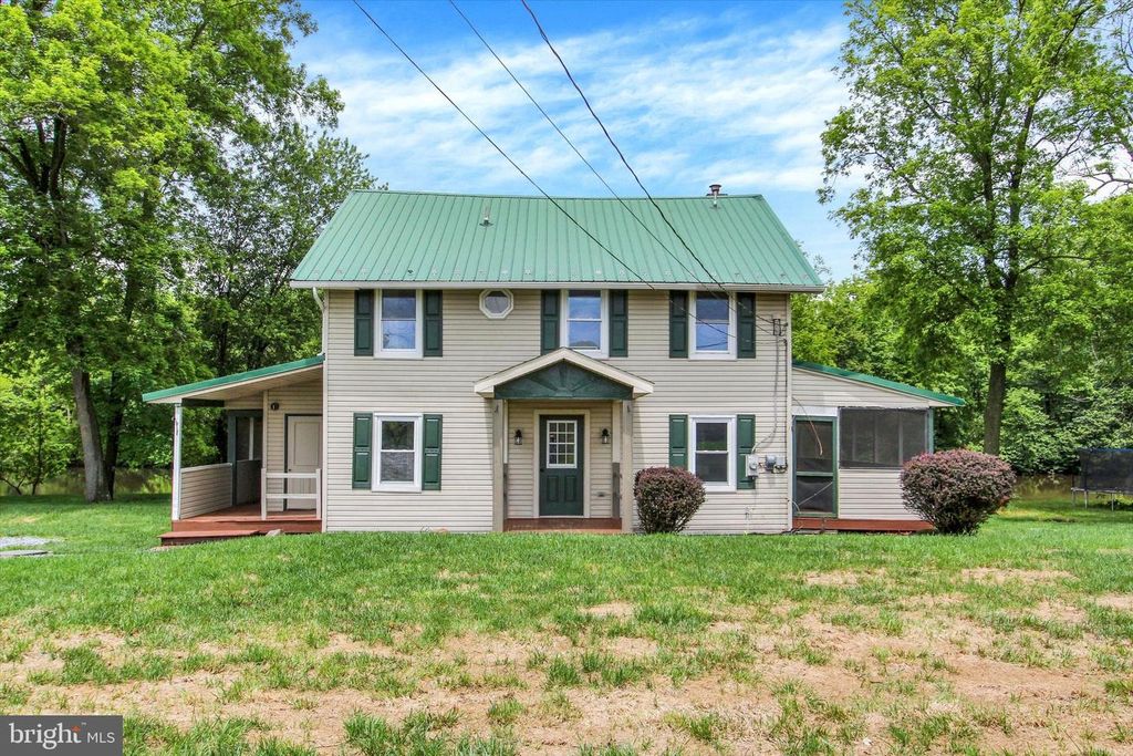 210 COTTAGE DR, New Oxford, PA 17350
