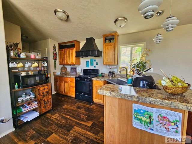 5 Riggan Ln, Salmon, ID 83467