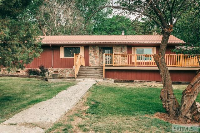 5 Riggan Ln, Salmon, ID 83467