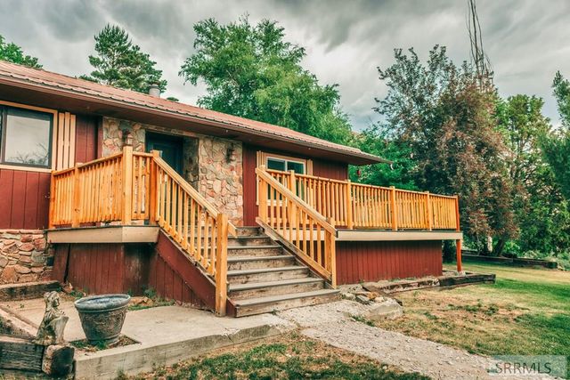 5 Riggan Ln, Salmon, ID 83467