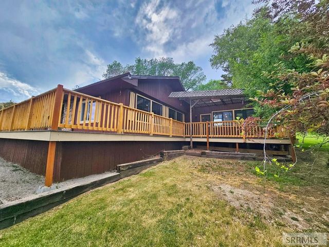 5 Riggan Ln, Salmon, ID 83467